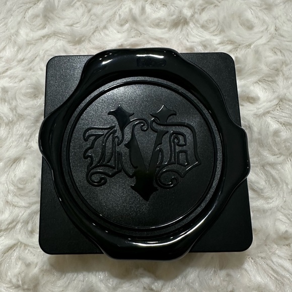 KVD Powder Foundation - Picture 3 of 6